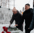 Возложение цветов. День Героев. Патриотизм. Администрация - Noyabrsk-Inform.Ru